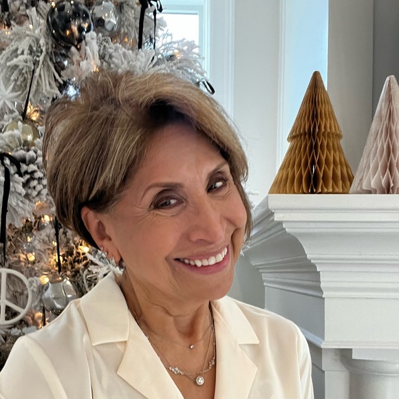 Meet your Posher, Maria - Picture 2 of 2